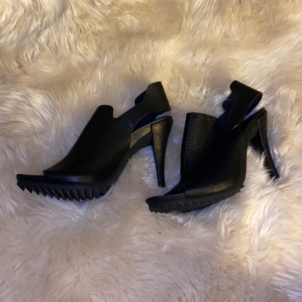 Pedro Garcia Black Leather sling back heels
